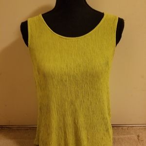 Wrinkle-free lime tank top shell